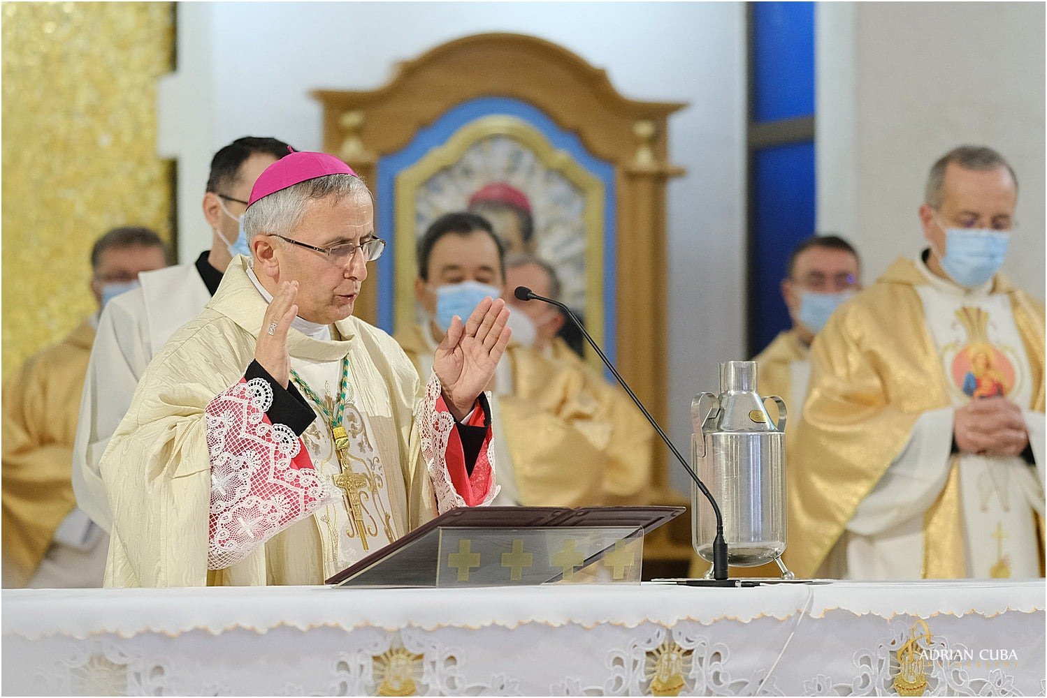 Episcopul romano-catolic de la Iași, implicat într-un scandal de natură penală legat de nedeclararea unei agresiuni sexuale Un dosar penal a fost deschis împotriva Înalt Prea Sfinției Sale Iosif Păuleț, episcopul romano-catolic al Diecezei de Iași, acuzat de infracțiunea de nedenunțare