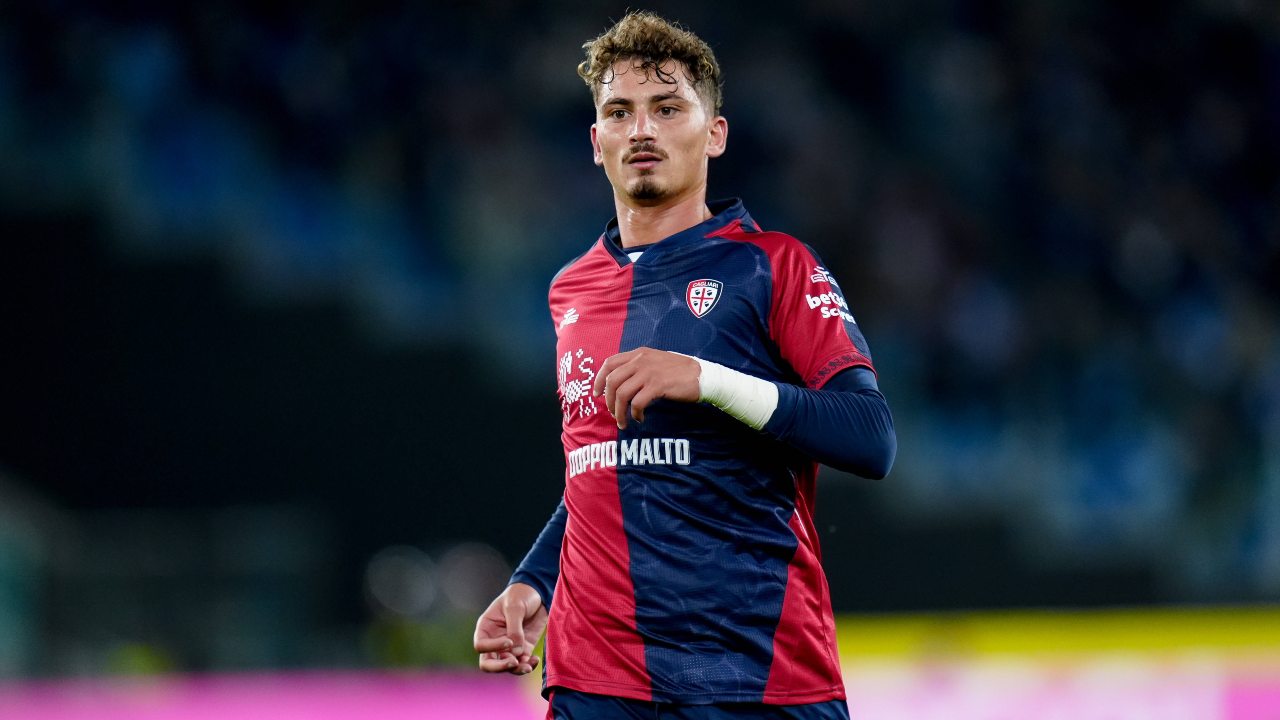 Cagliari întâlnește Lecce în confruntarea serii din Serie A Cagliari și Lecce se întâlnesc astăzi, 16 februarie, în ultimul meci al etapei a 25-a din Serie A, la ora 20:45, pe terenul sardinilor