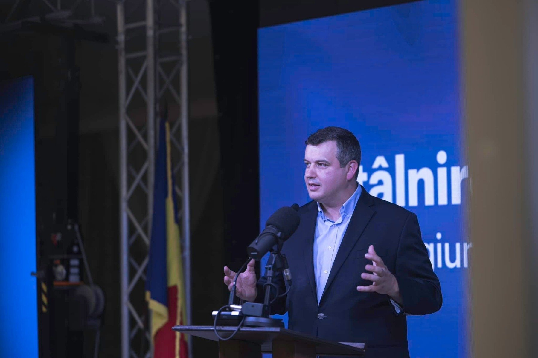 România urmărește cu interes progrese în procesul de pace din Fâșia Gaza și va participa ca observator la inițiativa de mediere propusă de SUA România își exprimă angajamentul de a urmări îndeaproape evoluțiile din Fâșia Gaza, zona aflată de ani buni în centrul conflictului israeliano-palestinian, dar și disponibilitatea de a fi implicată activ în eforturile internaționale de mediere