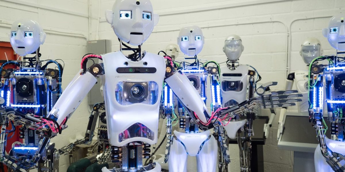 fabrica-de-roboti.jpg - StiriAlese