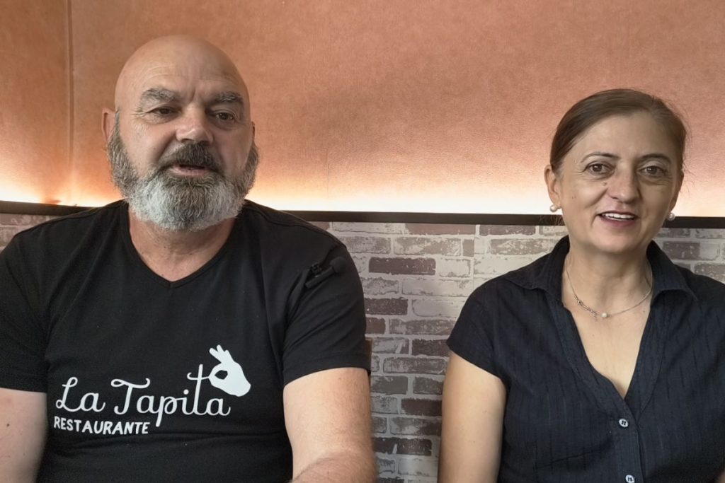 De la România, cu dor: O familie reîntregită în Alicate după ani de despărțire O familie românească a redescoperit fericirea și apartenența într-un mod neașteptat, după ce s-au stabilit în Alicate, Olanda