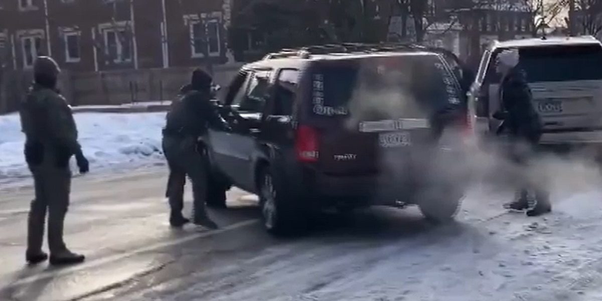 femeie-impuscata-mortal-de-Imigrari-SUA.jpg - StiriAlese