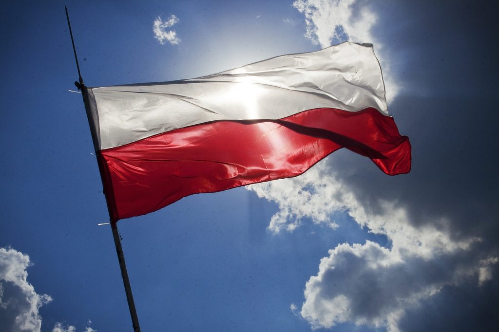Polonia se confruntă cu un nou scandal birocratic, după ce mii de cetățeni convinși că sunt divorțați de ani de zile au descoperit, în mod surprinzător, că din punct de vedere legal sunt încă căsătoriți