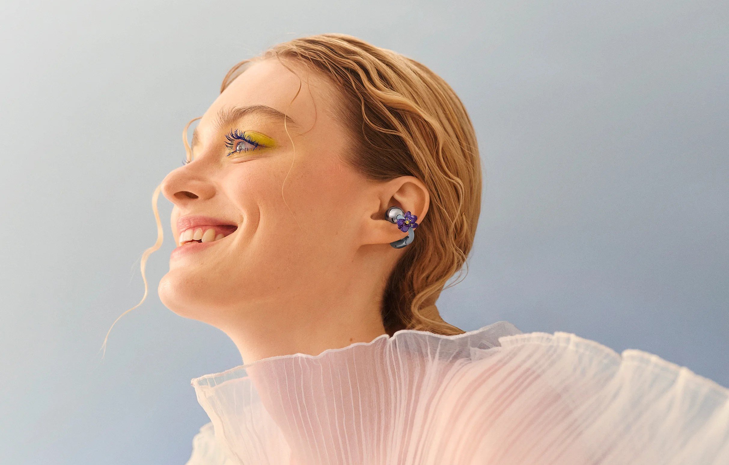 Cadouri de Valentine’s Day nonconformiste: noile căști HUAWEI FreeClip 2, o alegere elegantă și tehnologică Se apropie sărbătoarea iubirii și, pentru cei care doresc să antecedenteze tradiționalul buchet de flori sau ciocolata, HUAWEI vine cu o propunere inovatoare şi stilată