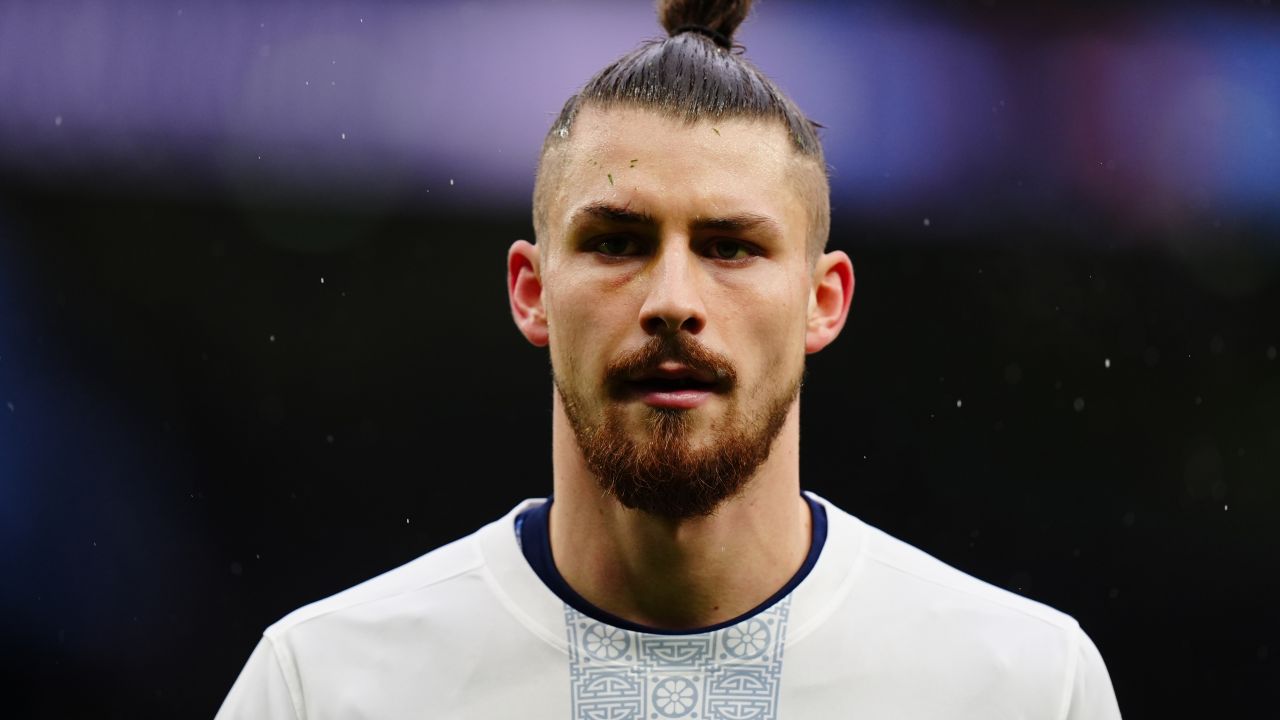 Tottenham, înfrângere dureroasă; Radu Drăgușin aproape de retrogradare!