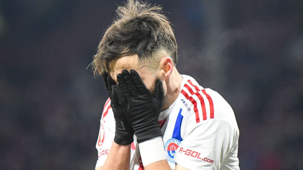 Oțelul Galați, într-o nouă etapă: Tribunalul a deschis procedura de insolvență Tribunalul Galați a hotărât deschiderea procedurii de insolvență pentru clubul de fotbal Oțelul Galați, o veste care a surprins mulți dintre fanii echipei, având în vedere statutul său de grupare emblematică în fotbalul românesc