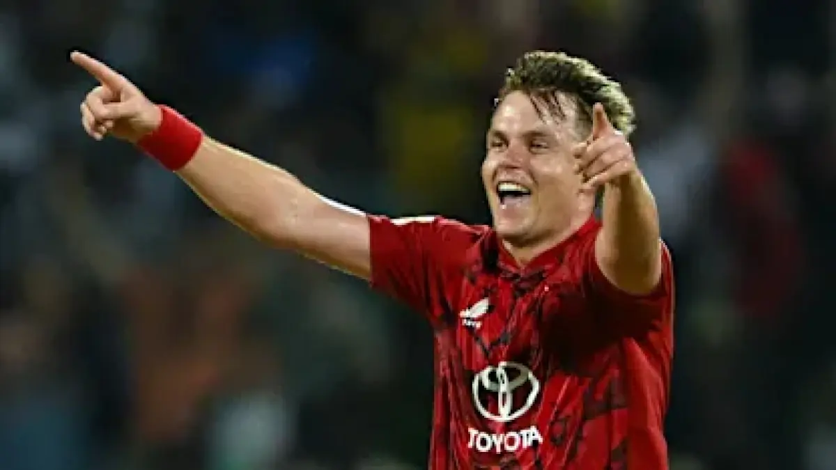 Sam Curran, eroul Angliei: Hat-trick spectaculos în confruntarea cu Sri Lanka În prima partidă din seria de trei meciuri T20 împotriva Sri Lankăi, Sam Curran a demonstrat din nou de ce a fost numit jucătorul turneului la Campionatul Mondial T20 din 2022