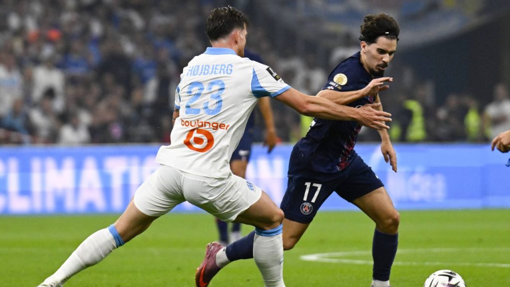 PSG învinge Marseille cu 5-0 în „Le Classique” și se distanțează în Ligue 1