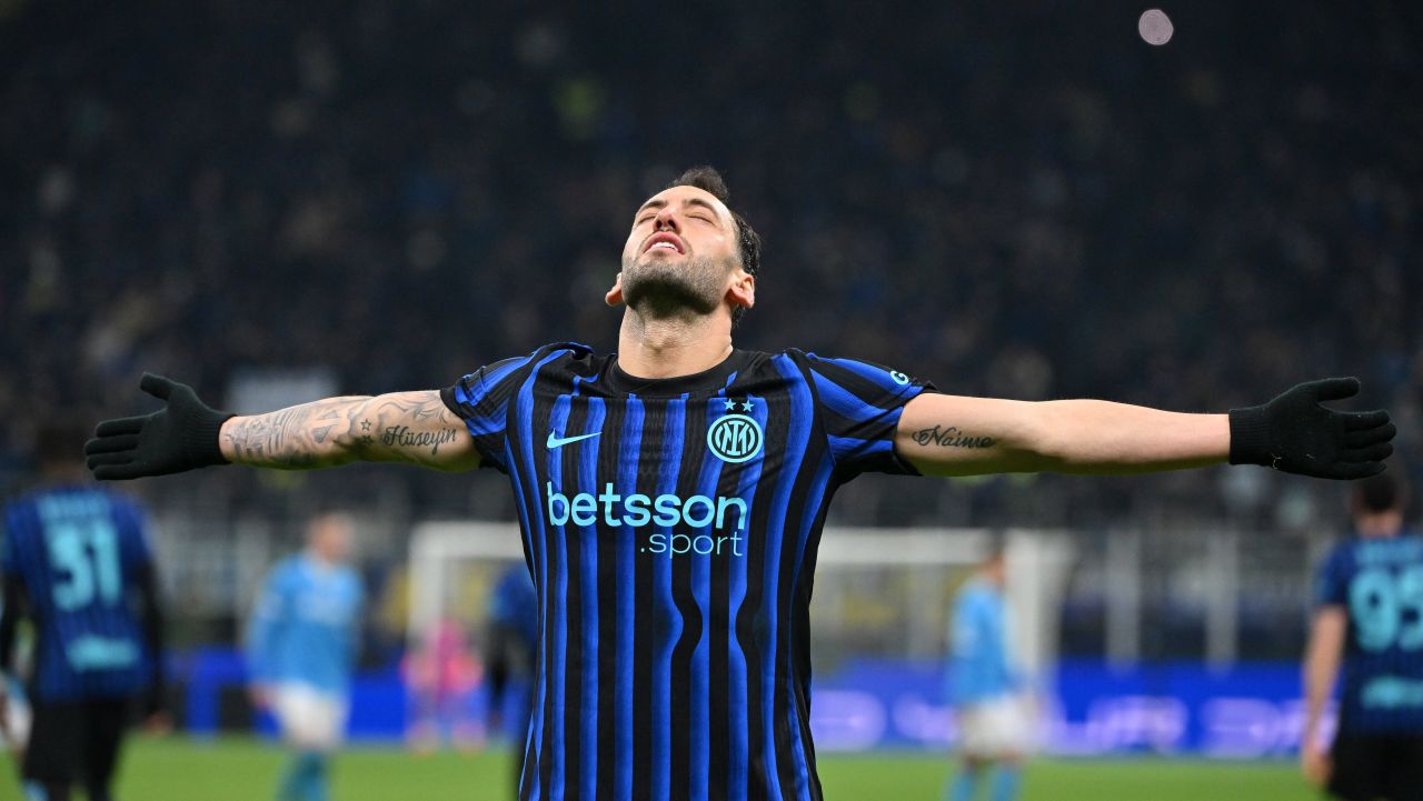 Hakan Calhanoglu, posibil transfer: „Îl primim cu brațele deschise”