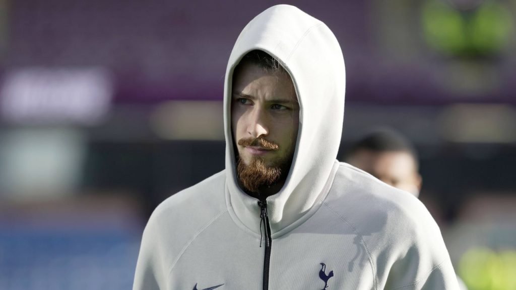 Newcastle surprinde în deplasare în fața lui Tottenham Seara de fotbal de pe stadionul Tottenham Hotspur a fost marcată de o victorie surprinzătoare a echipei Newcastle, care a reușit să învingă formația gazdă cu 2-1