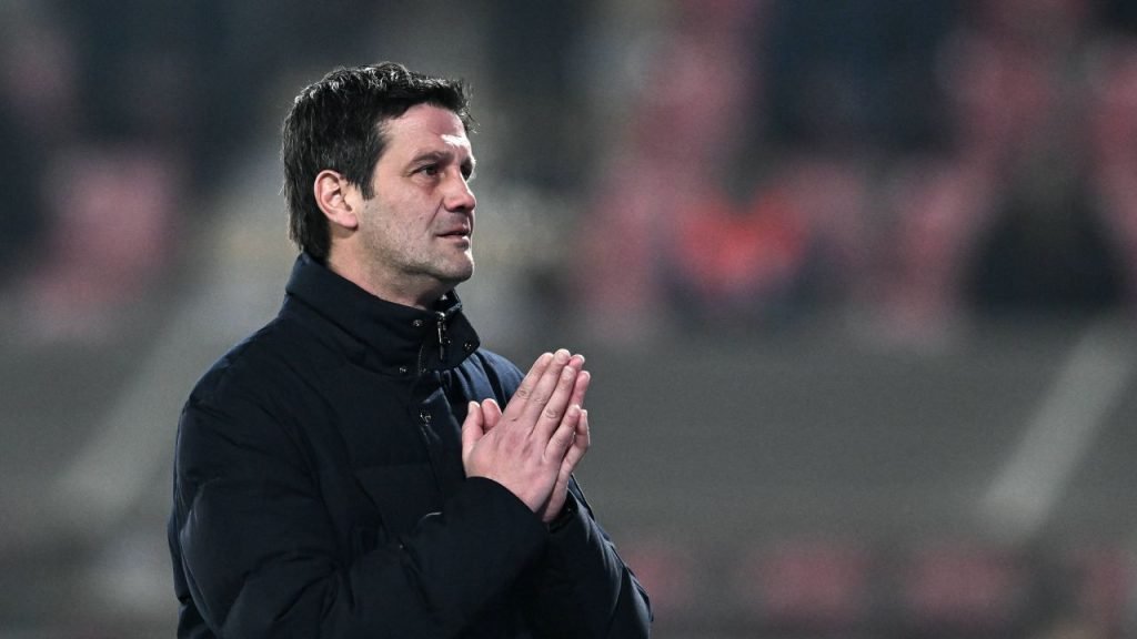 Cristi Chivu clarifică viitorul lui Davide Frattesi după victoria cu Cremonese Cristi Chivu a transmis un mesaj ferm în legătură cu viitorul tânărului mijlocaș Davide Frattesi, după ce echipa sa, Inter Milano, a obținut o victorie convingătoare, scor 2-0, în fața celor de la Cremonese
