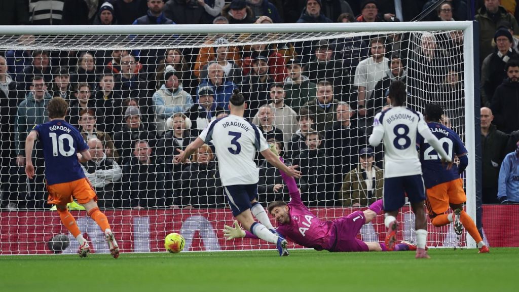 Premier League: Streaming live și exclusivitatea VOYO Într-o mișcare care va schimba modul în care fanii din România urmăresc fotbalul, Premier League devine accesibil în totalitate pe platforma de streaming VOYO
