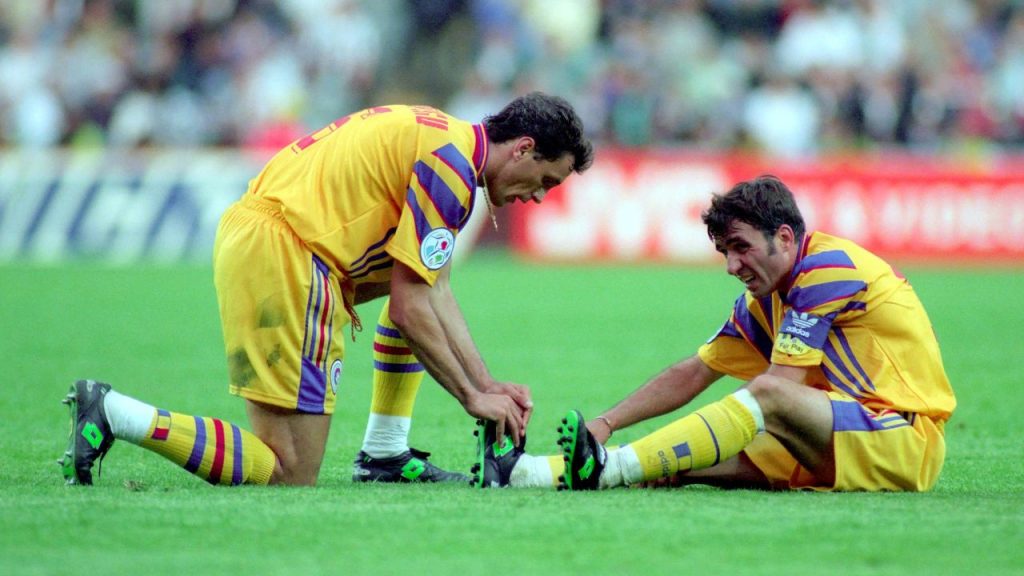 Gheorghe Popescu, un mesaj emoționant pentru Gheorghe Hagi de ziua sa Gheorghe Hagi, legendă a fotbalului românesc, sărbătorește astăzi 61 de ani, iar această ocazie specială nu putea trece neobservată