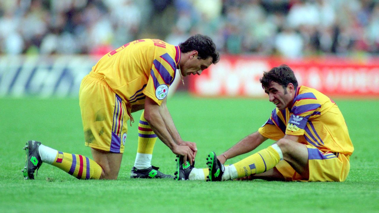 Gheorghe Popescu, un mesaj emoționant pentru Gheorghe Hagi de ziua sa Gheorghe Hagi, legendă a fotbalului românesc, sărbătorește astăzi 61 de ani, iar această ocazie specială nu putea trece neobservată
