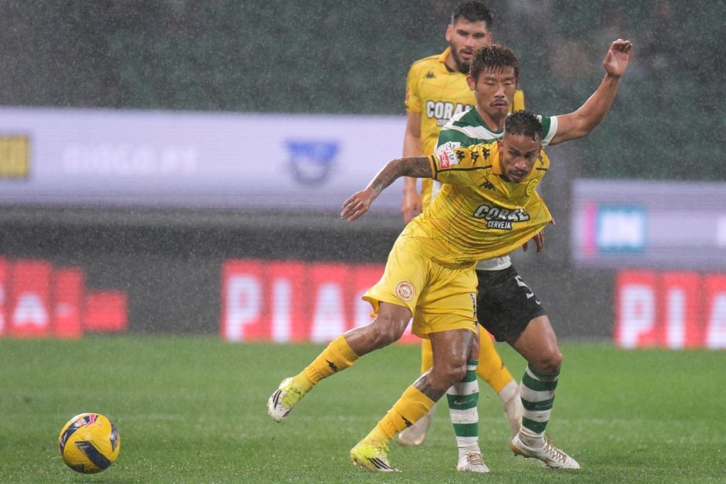 Sporting își păstrează fruntea clasamentului cu o victorie chinuită în fața Nacionalului Sporting Lisabona a obținut o victorie dramatică cu 2-1 în confruntarea cu Nacional, disputată duminică, în cadrul celei de-a 20-a etape a Ligii Portugal Betclic