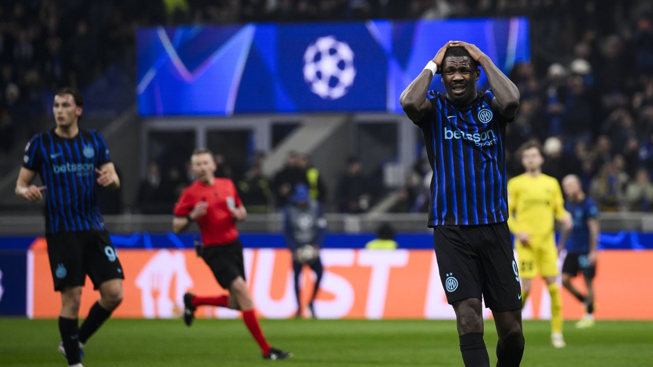 Inter Milano, eliminată de Bodo/Glimt în play-off-ul Ligii Campionilor Inter Milano, una dintre cele mai prestigioase echipe din fotbalul european, a suferit o surprizătoare eliminare din play-off-ul Ligii Campionilor, după ce a fost învinsă cu 2-1 pe teren propriu de formația norvegiană Bodo/Glimt