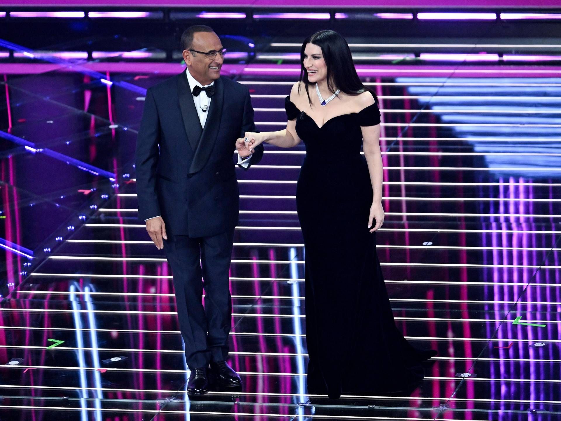 Laura Pausini, în centrul atenției la Sanremo, stârnește un val de reacții!