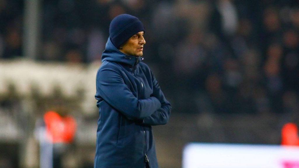 Trecutul Recent cu Gust Amărui pentru PAOK Echipa grecească PAOK, antrenată de Răzvan Lucescu, a suferit o înfrângere în prima manșă a sferturilor de finală ale competiției europene, cedând cu 1-2 pe teren propriu în fața spaniolilor de la Betis