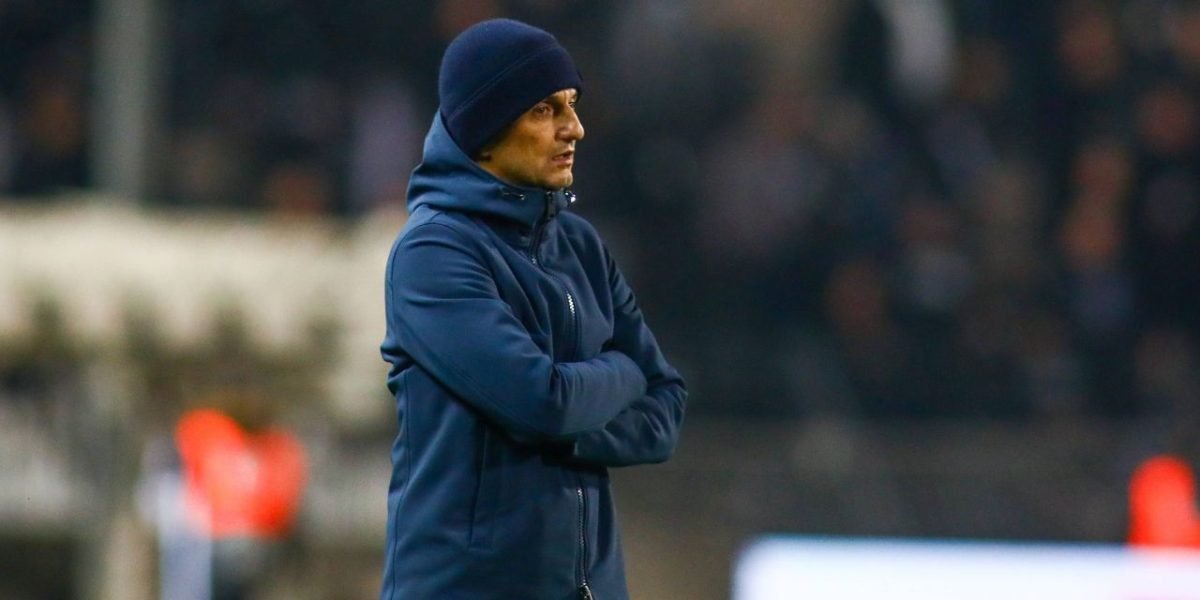 Trecutul Recent cu Gust Amărui pentru PAOK Echipa grecească PAOK, antrenată de Răzvan Lucescu, a suferit o înfrângere în prima manșă a sferturilor de finală ale competiției europene, cedând cu 1-2 pe teren propriu în fața spaniolilor de la Betis