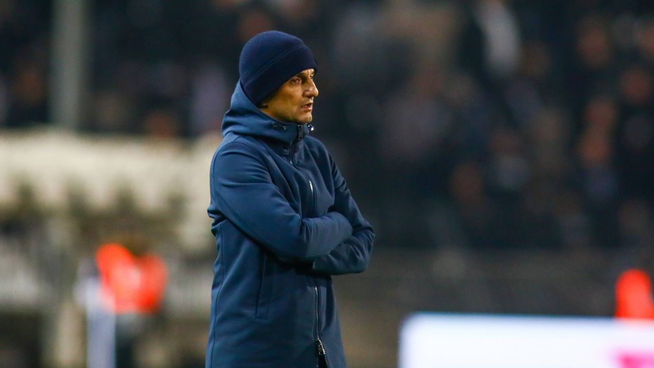 Trecutul Recent cu Gust Amărui pentru PAOK Echipa grecească PAOK, antrenată de Răzvan Lucescu, a suferit o înfrângere în prima manșă a sferturilor de finală ale competiției europene, cedând cu 1-2 pe teren propriu în fața spaniolilor de la Betis