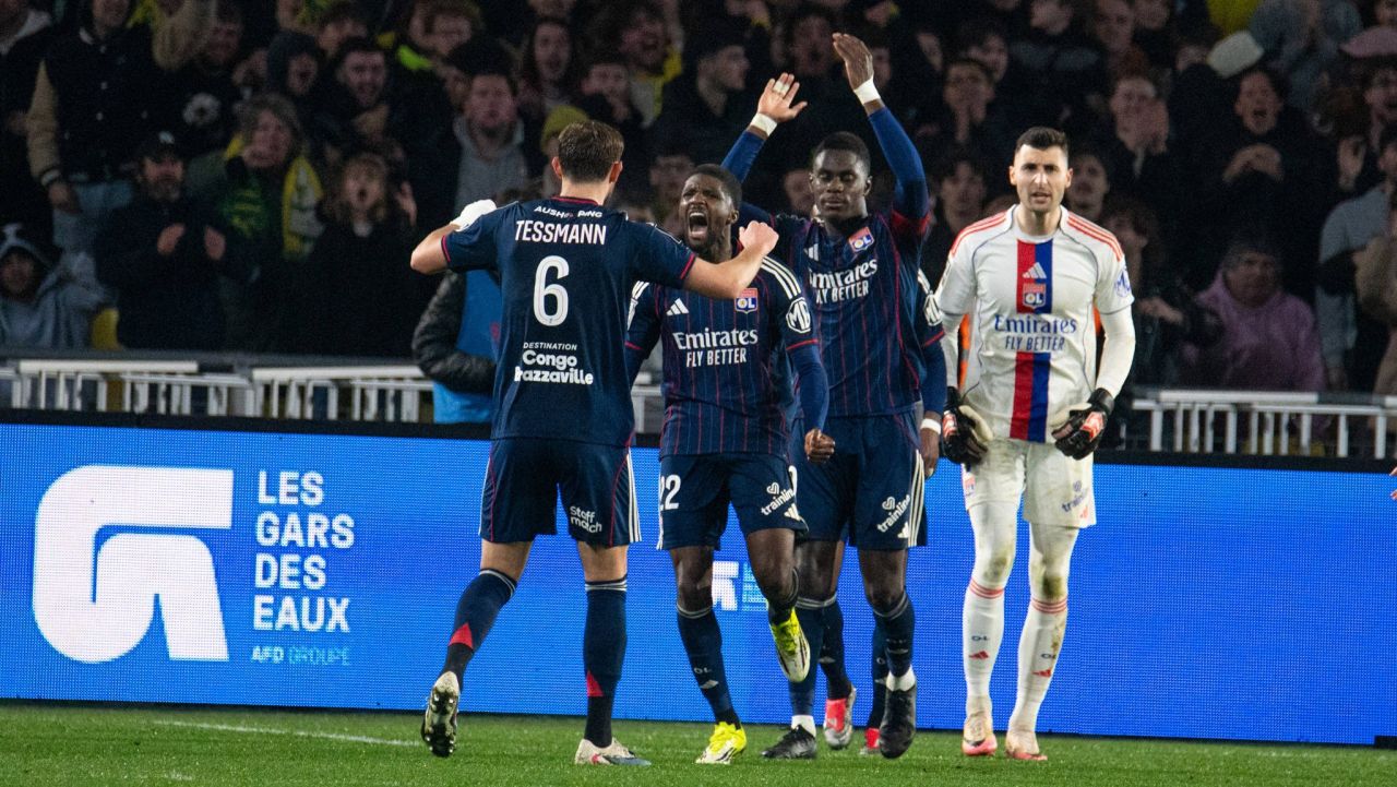 Lyon înfruntă un roșu rapid și un autogol în meciul cu Nice în Ligue 1