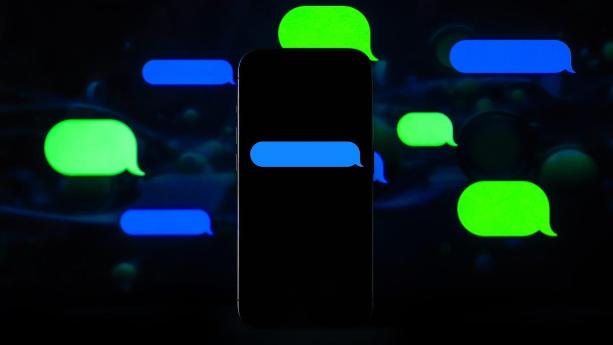 Apple face pași importanți către o mai mare interoperabilitate în domeniul mesageriei, prin testarea criptării end-to-end (E2EE) pentru mesajele RCS pe dispozitivele sale, în cadrul versiunii beta a iOS 26.4 lansată săptămâna trecută
