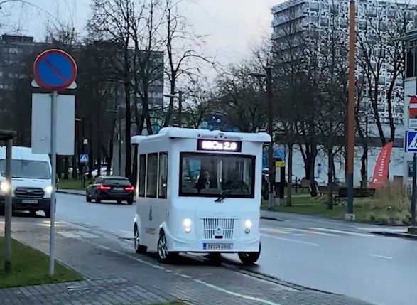 mica-bus-autonom-made-in-ue.jpg - StiriAlese