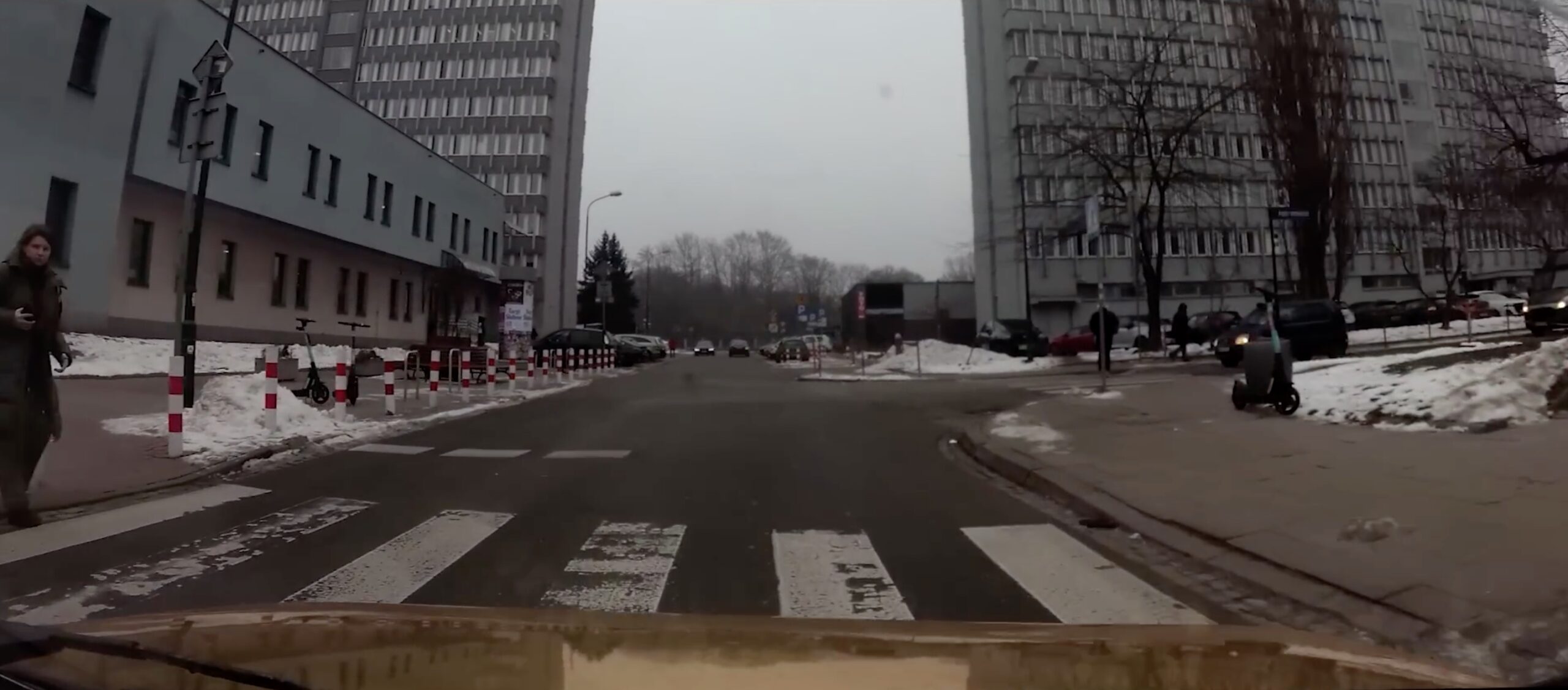 Ministrul justiției din Polonia, Waldemar Żurek, implicat într-un incident neașteptat care amenință imaginea oficialului, a fost amendat de poliție pentru o încălcare a regulilor de circulație, surprinsă de camere chiar în timpul unei interviu