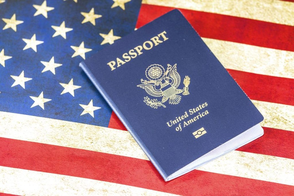 Americani în număr tot mai mare aleg să se stabilească în străinătate, recorduri pentru cetățenii britanici, germani și austrieci