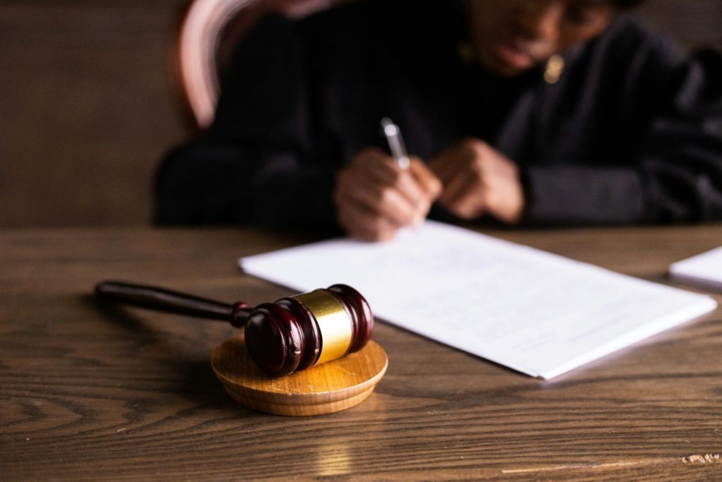 Prefectura Bacău a desființat oficial poziția de viceprimar în comuna Bârsănești după condamnarea definitivă a unui consilier local, într-un caz de fraudare a fondurilor europene