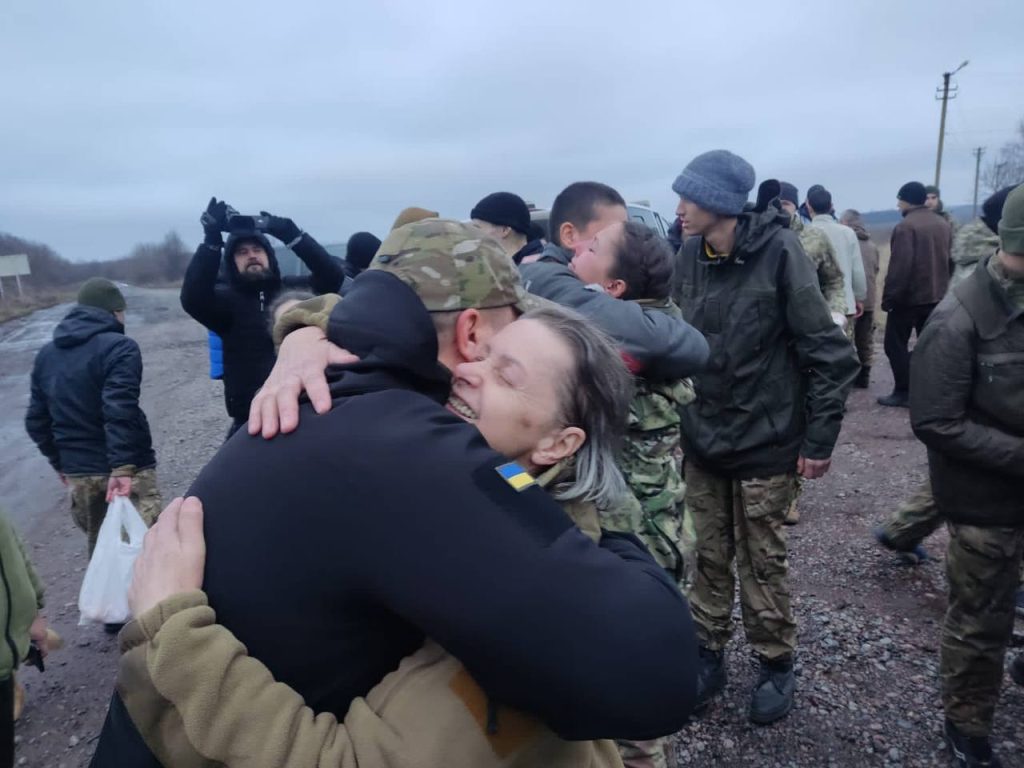 Încercare de redresare în criza ucraineană: negocieri directe între SUA, Ucraina și Rusia la Abu Dhabi La începutul acestei săptămâni, în contextul eforturilor internaționale de a opri războiul din Ucraina, delegațiile SUA, Ucrainei și Rusiei s-au întâlnit pentru prima dată într-un format direct, la Abu Dhabi