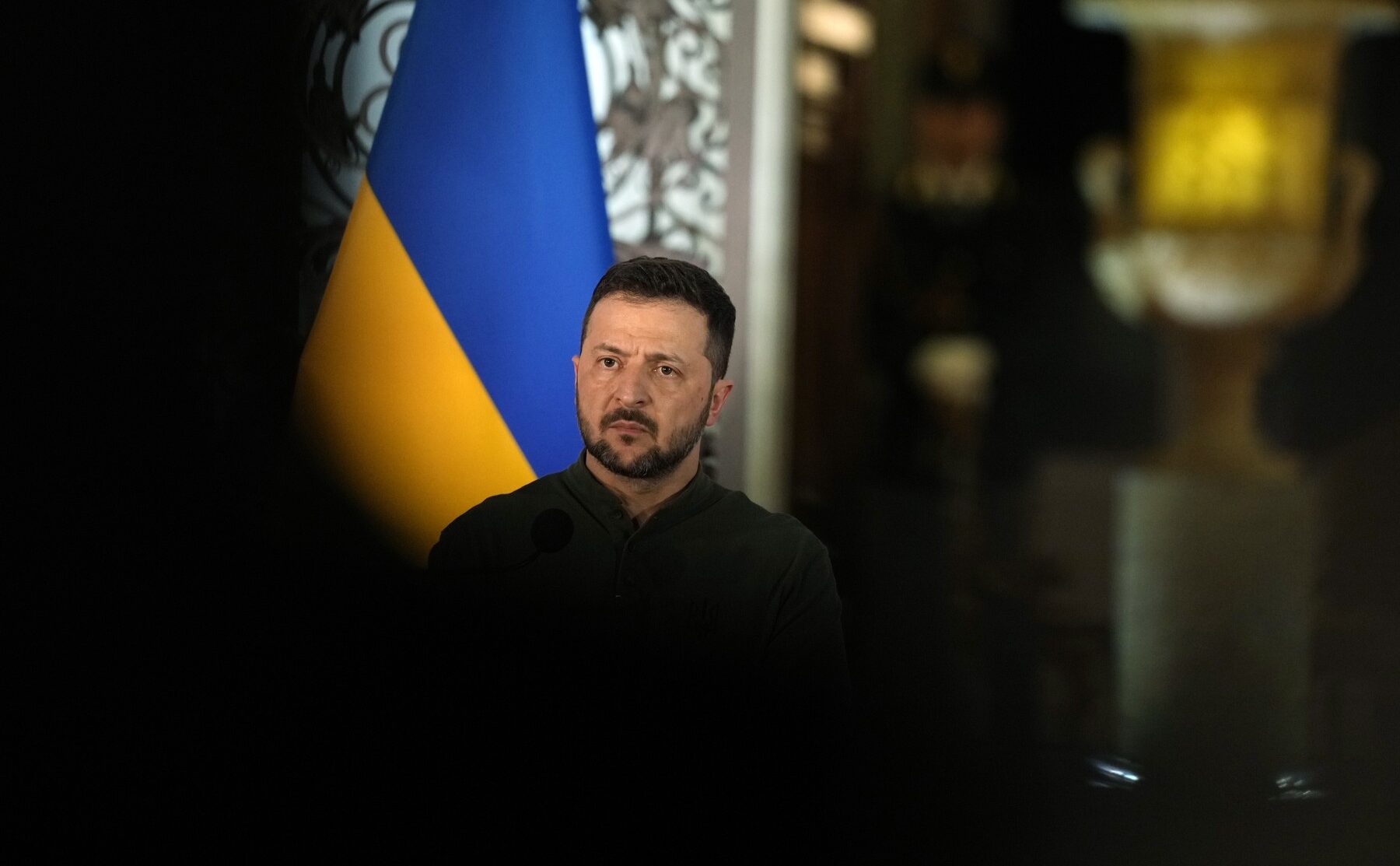 Președintele Ucrainei, Volodimir Zelenski, a lansat un avertisment dur în contextul conflictului în curs dintre Ucraina și Rusia, afirmând că Moscova ar fi dispusă să sacrifice până la 800.000 de soldați în următorii doi ani în încercarea de a-și extinde controlul asupra regiunilor estice ale Ucrainei