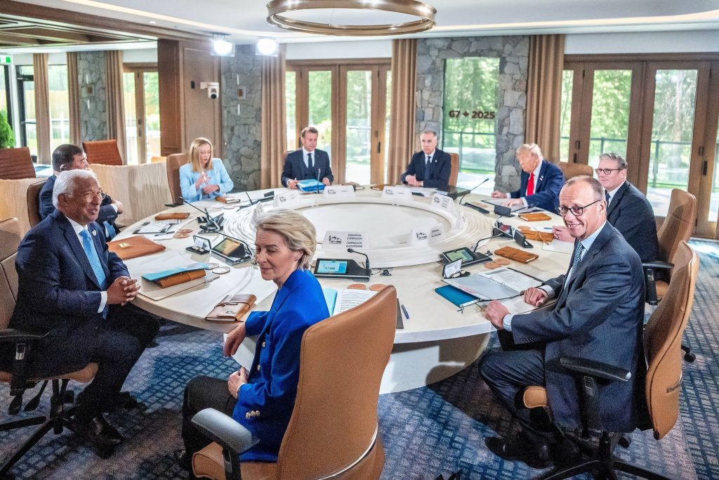 Europa își reduce rapid dependența de tehnologia și echipamentele militare americane, într-un semnal clar al evoluției tensiunilor transatlantice, pe fondul deteriorării relațiilor dintre Washington și Bruxelles