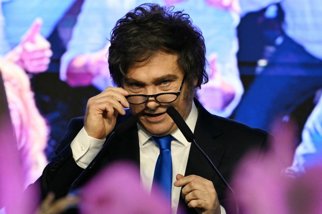 Argentina în pragul unei noi crize media: Președinția lui Javier Milei inaugurează un „Birou de răspuns oficial” Argentina acuzată de riscuri pentru libertatea presei în contextul noilor măsuri guvernamentale Președinția argentiniană a anunțat joi deschiderea unui nou “Birou de răspuns oficial”, o inițiativă controversată care stârnește deja valuri de nemulțumire în rândul mass-mediei locale și internaționale