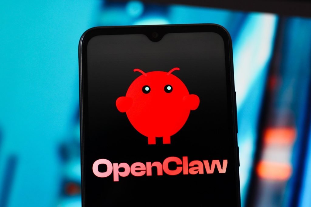 OpenClaw devine centrul dezbaterii globale despre viitorul inteligenței artificiale Numele agentului AI open-source „OpenClaw” a devenit, în doar câteva luni, una dintre cele mai discutate teme din domeniul tehnologiei