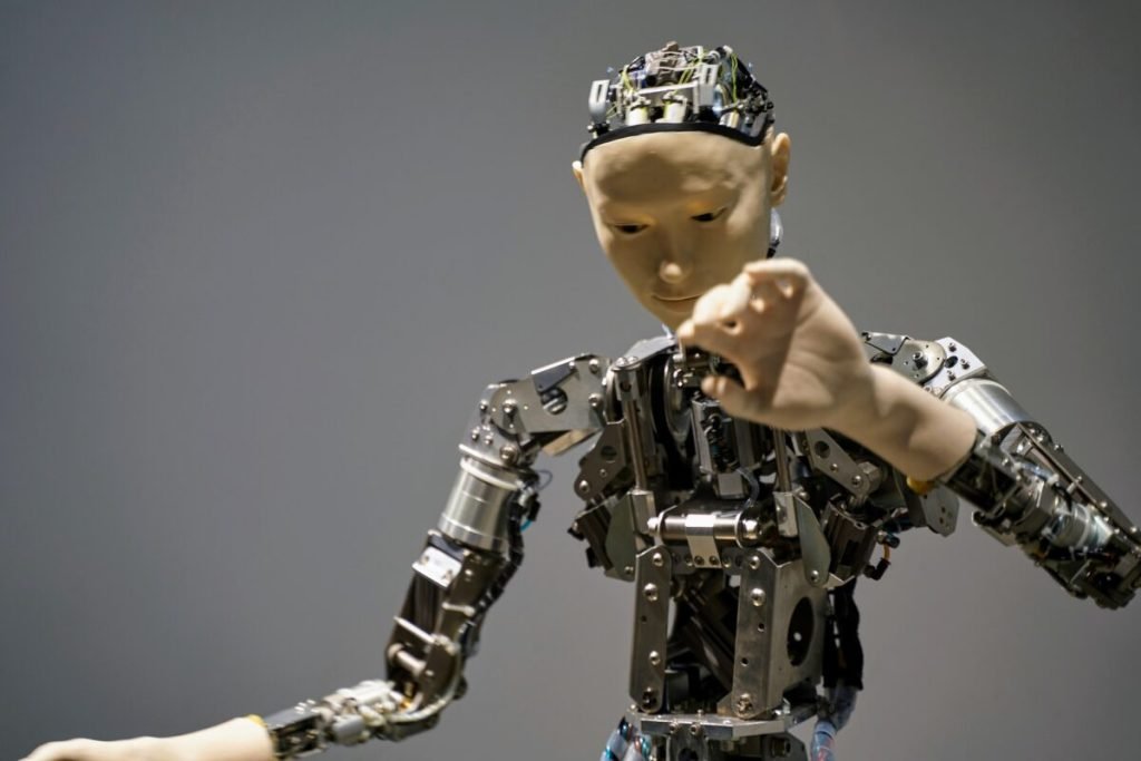 Alibaba anunță lansarea unui nou model de inteligență artificială, denumit RynnBrain, marcând o etapă semnificativă în domeniul roboticii și al IA fizice