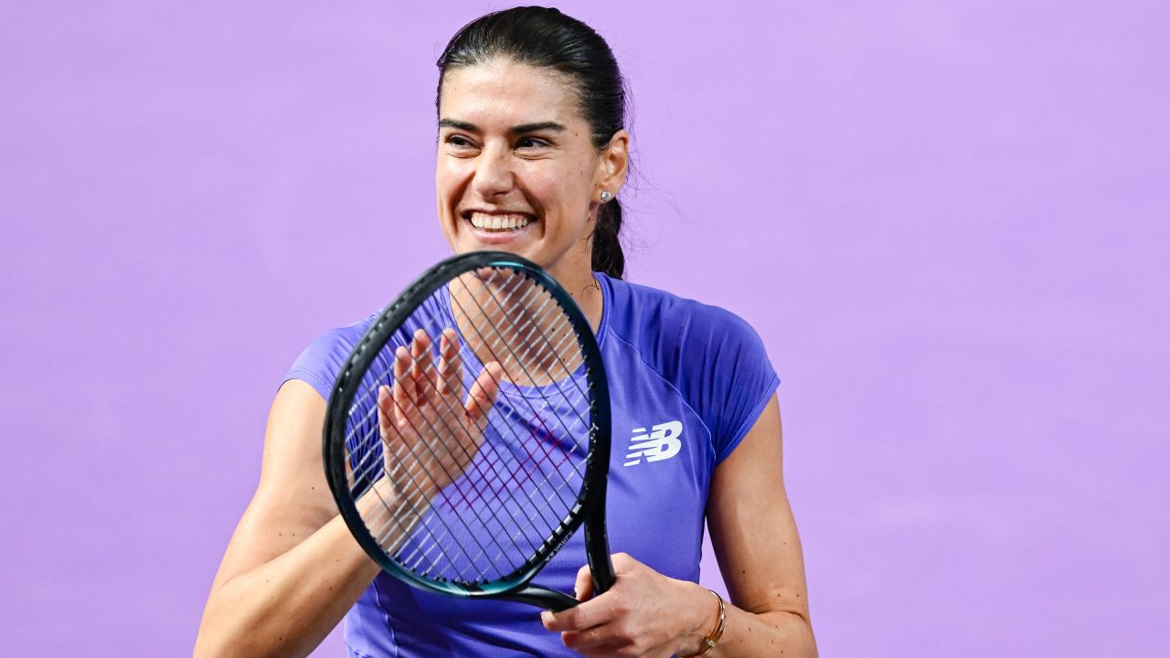 Sorana Cârstea, vedeta Transylvania Open, strălucește pe terenul de tenis Transylvania Open 2023 a oferit spectatorilor momente electrizante pe terenul de tenis, iar Sorana Cârstea s-a aflat în centrul atenției