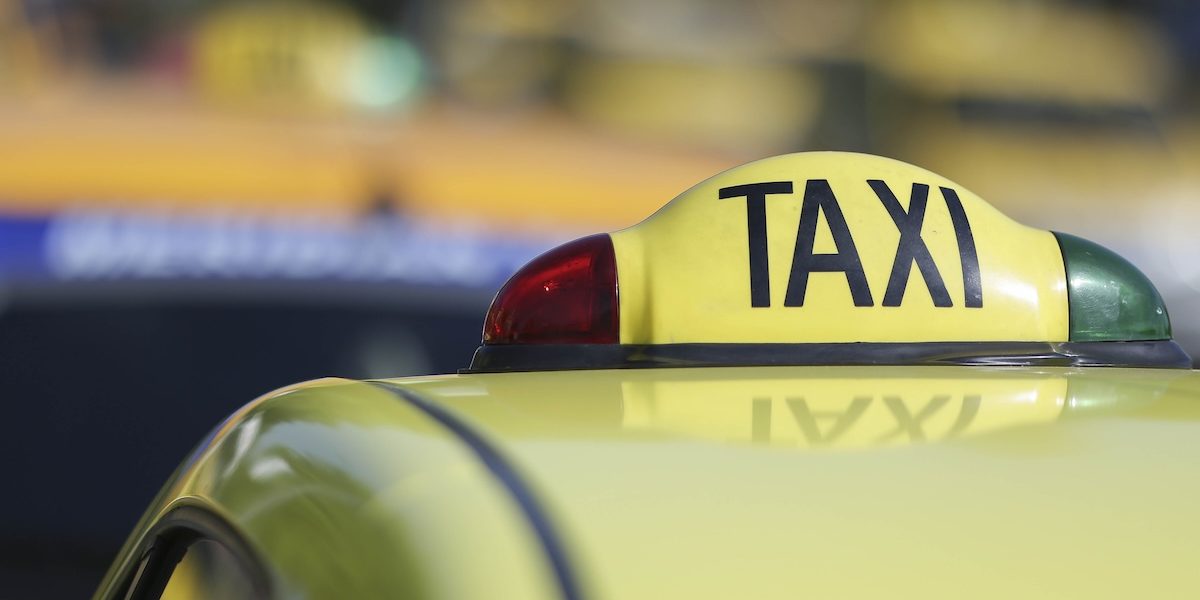 taxi-Bucuresti.jpeg - StiriAlese
