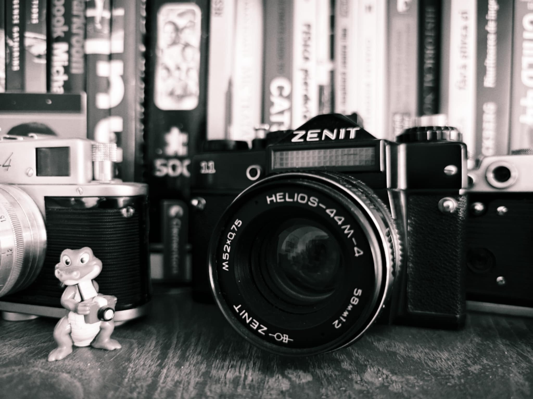 Într-o eră dominată de tehnologii rapide, digitalizare și conectivitate explozivă, tot mai mulți oameni caută refugiu în simplitate