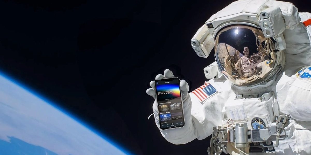 telefoanele-mobile-ajung-pe-luna-astronauti.jpg - StiriAlese