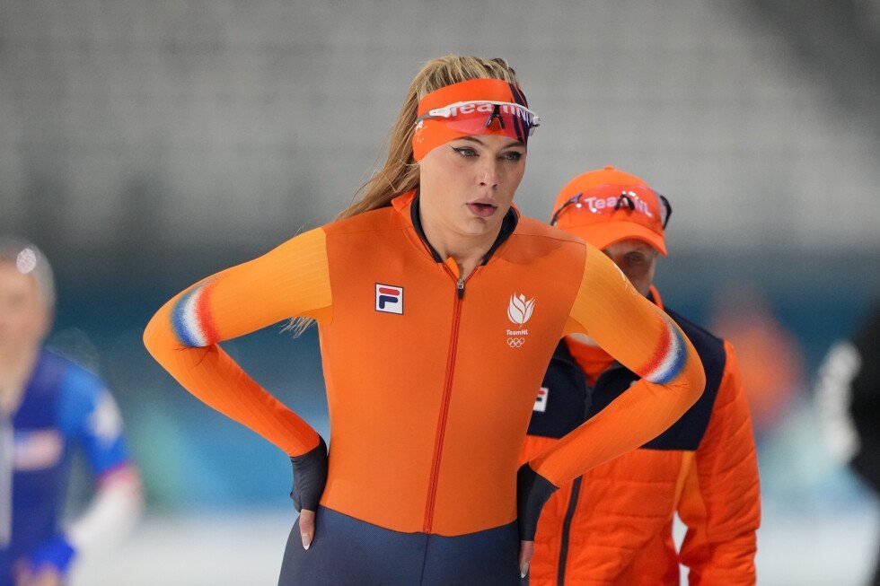 Jutta Leerdam, starul patinajului viteză, la Jocurile Olimpice de la Milano: talent și atenția mass-media MILAN – Jutta Leerdam, o talentată patinatoare viteză din Olanda, este pregătită să își demonstreze abilitățile pe gheață la Jocurile Olimpice de Iarnă din Milano