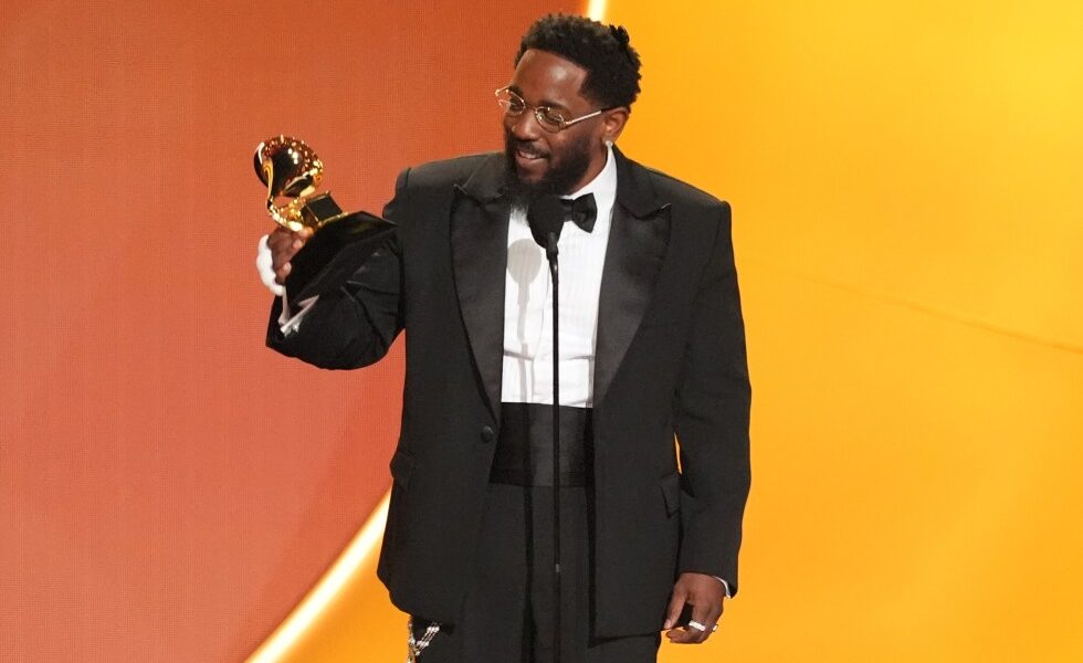 urlhttps3A2F2Fassets.apnews.com2F7e2Fcf2Fbff705b1e7318678b55098cc0b6f2F8935827104f84489b37e.jpeg - StiriAlese