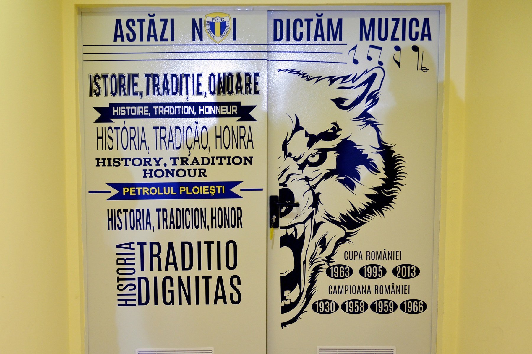 Scene neverosimile în Liga 1: un jucător s-a supărat că echipa sa a câștigat! A alergat plângând la vestiar și a avut o ieșire nervoasă: ”Cum e posibil?!”