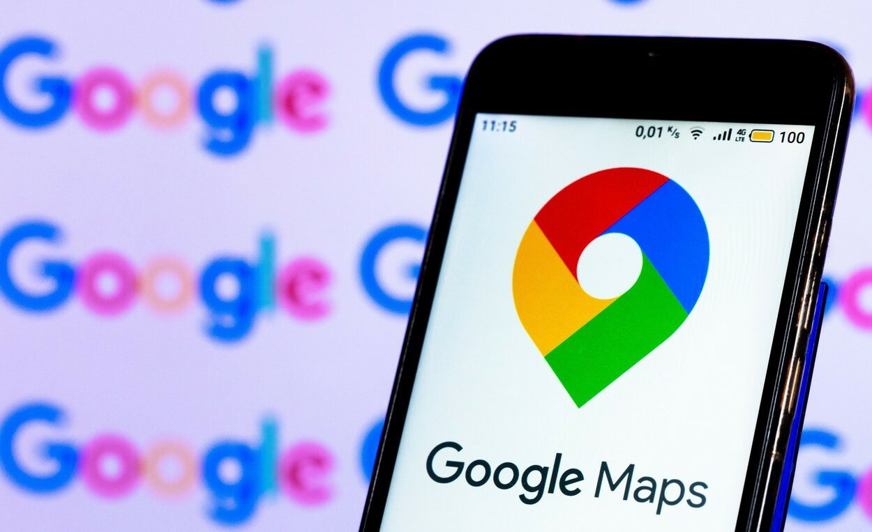 Google Maps continuă să fie unul dintre cele mai utile instrumente pentru șoferi și nu numai, oferind funcții care pot transforma complet modul în care planificăm și navigăm o călătorie