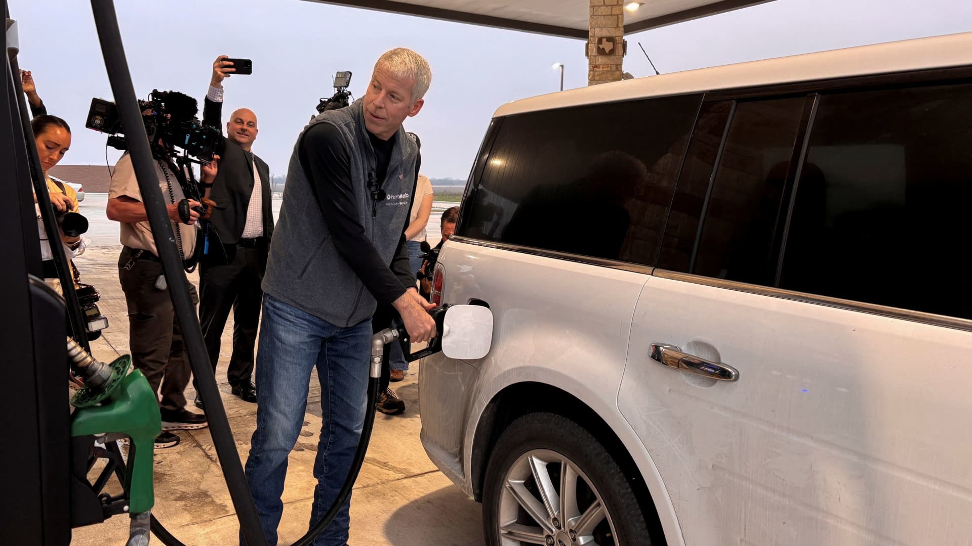 Prețurile la energie scad odată cu distrugerea capacității Iranului de a ataca petrolieri în Strâmtoarea Hormuz, avertizează Wright