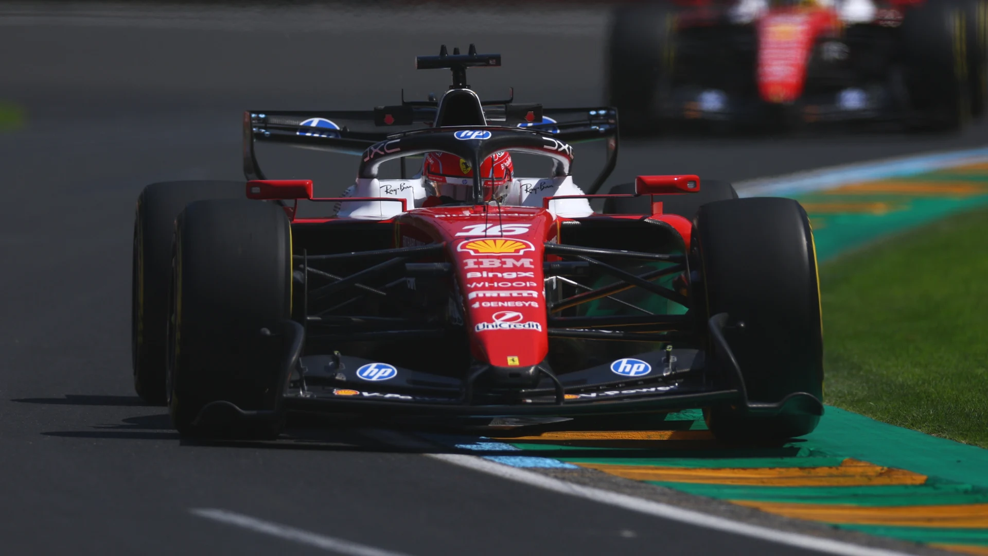 Charles Leclerc stabilește cel mai rapid timp în prima sesiune de antrenamente ale sezonului 2026, în ciuda provocărilor tehnice Prima sesiune de antrenamente ale sezonului 2026 de Formula 1 a adus la lumină schimbări semnificative, odată cu introducerea noilor reglementări tehnice, și cu toate acestea, cursa pentru cel mai bun timp s-a dat cu mare interes pe circuitul de la Albert Park