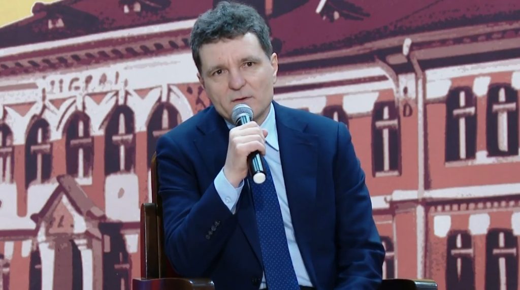 România rămâne sub umbrela nucleară a NATO, în contextul tensiunilor din Europa de Est Recent, în contextul escaladării tensiunilor din Ucraina și al amenințărilor rusești de amplificare a ostilităților, oficialii români și partenerii internaționali au subliniat clar poziția țării noastre în cadrul sistemului de securitate NATO