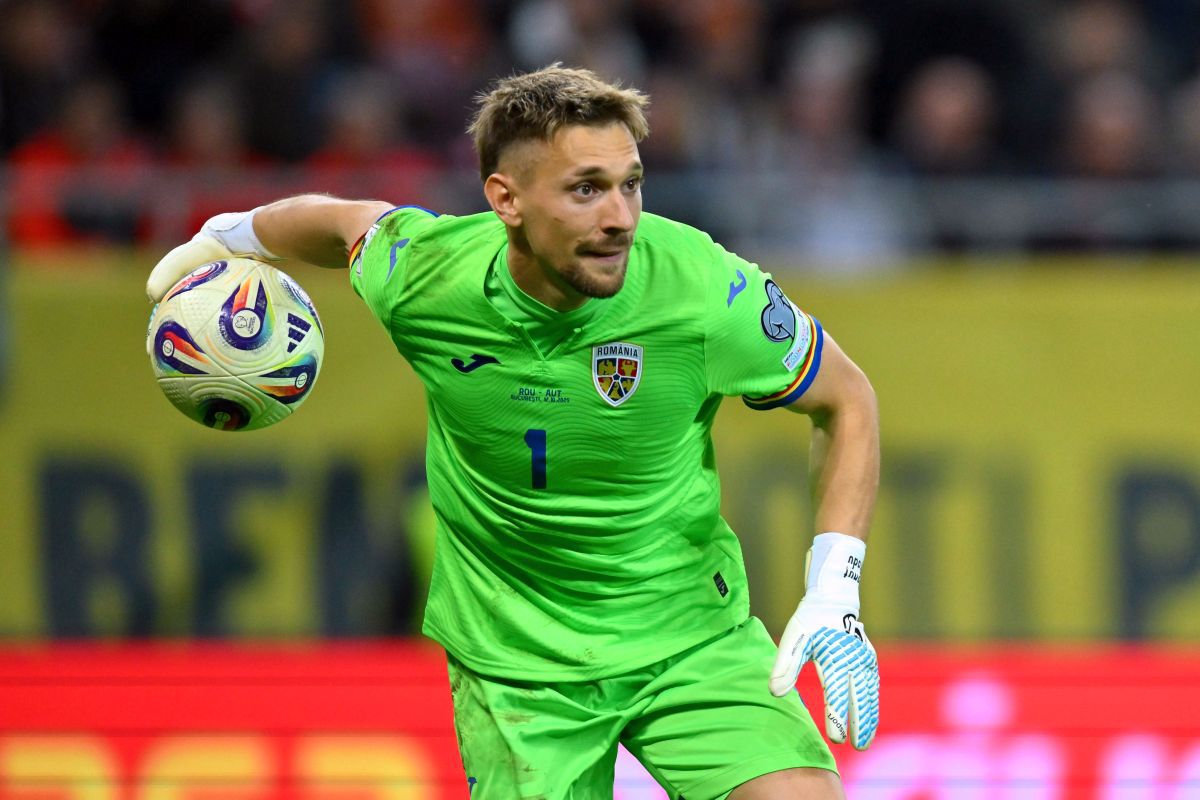 Ionuț Radu are șanse mari să apere porțile naționalei în barajul cu Turcia Există șanse semnificative ca portarul Ionuț Radu, în vârstă de 28 de ani, să fie titular în meciul de baraj pentru calificarea la World Cup împotriva Turciei, programat joi, 26 martie, de la ora 19:00, pe stadionul din Istanbul