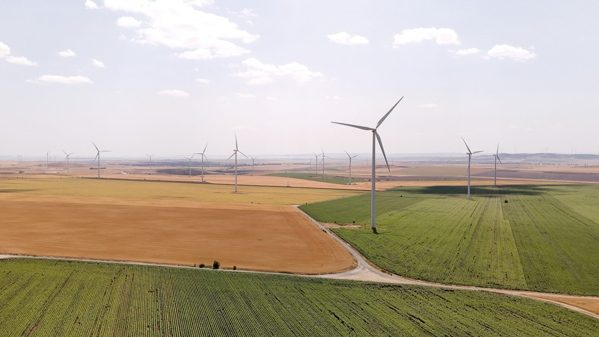 Grupul grecesc METLEN Energy & Metals face pasul major în România prin parteneriat strategico-tehnologic Un nou proiect de anvergură în sectorul energiei din Europa își va pune amprenta și pe piața românească