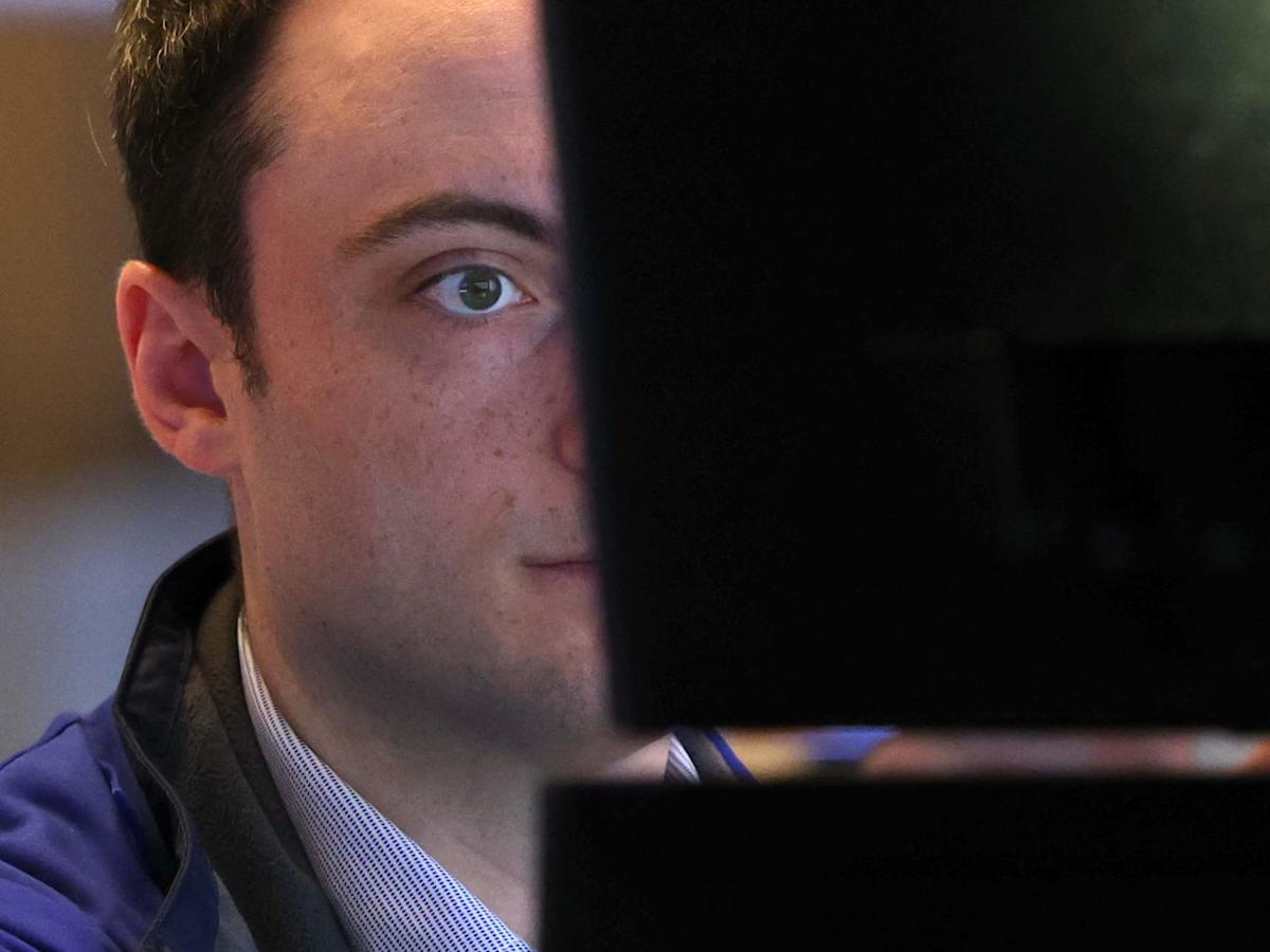 Titlurile bursiere din SUA în creștere, în condițiile tumultului geopolitic și crizei din Orientul Mijlociu Piețele financiare din Statele Unite au avut o pornire relativ optimistă în săptămâna de Paște, după zile tumultuoase influențate de tensiuni geopolitice și evoluții economice remarcabile